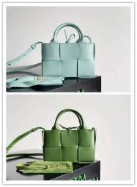 Picture of Bottega Veneta Handbags _SKUfw184065367fw